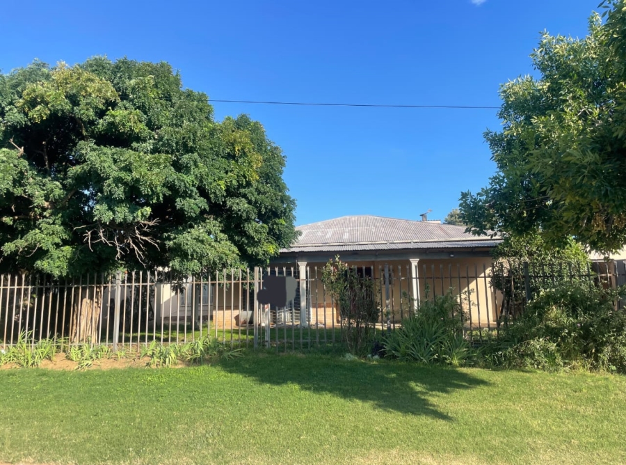 4 Bedroom Property for Sale in Odendaalsrus Free State